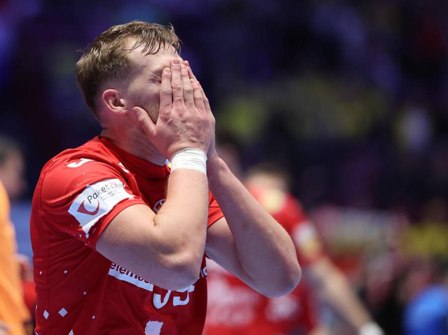 Malmo: Hrvatski rukometaši slave pobjedu u zagrljajima i poljupcima svojih najmilijih