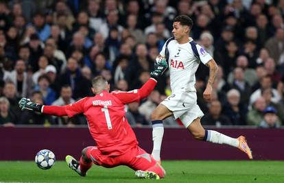 VIDEO Utakmica iz noćne more za golmana 'vatrenih'. Poklonio dva gola za pobjedu Spursima