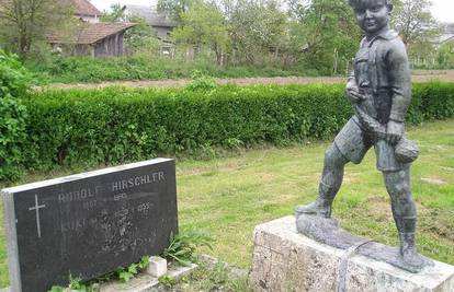 Lopovi ukrali kip Kukija s groblja u Donjoj Dubravi 