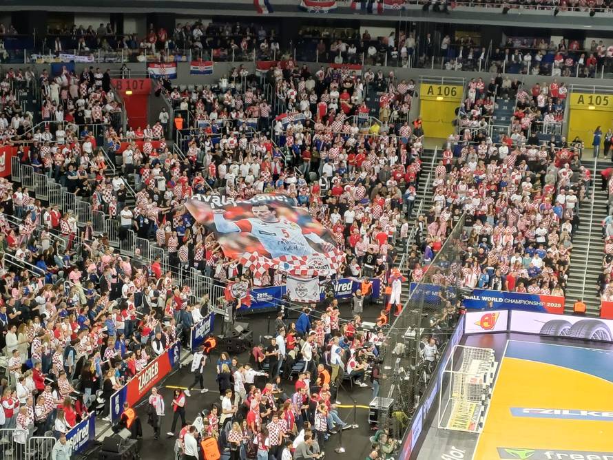 FOTO Hvala, kapetane! Navijači Duvnjaku podignuli transparent