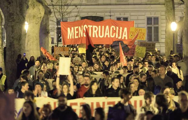 Zagreb: Održan jubilarni 10. Noćni marš za prava žena "Žene – kičma otpora"