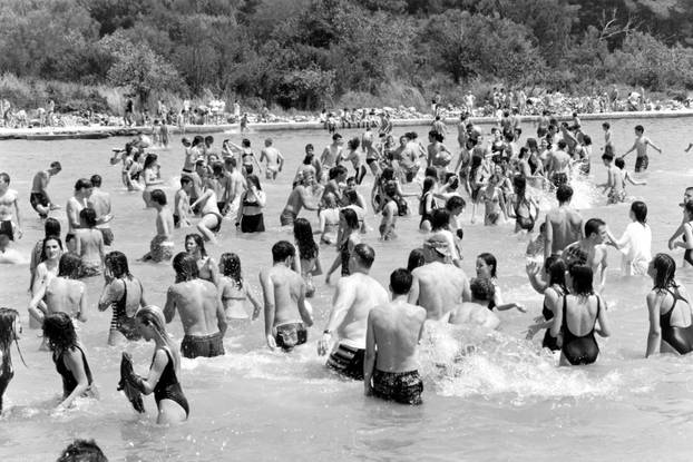 Zadar: Tradicionalna Picnic biciklijada Sabuša okupila velik broj biciklista, 20.6.1994.