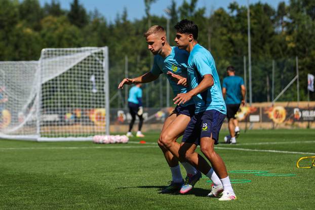 Brdo kod Kranja: Nogometaši Dinama odradili jutarnji trening