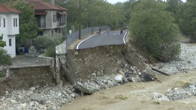 VIDEO Oluja Daniel uništava sve pred sobom: Kuće i ceste su razorene u bujičnim poplavama