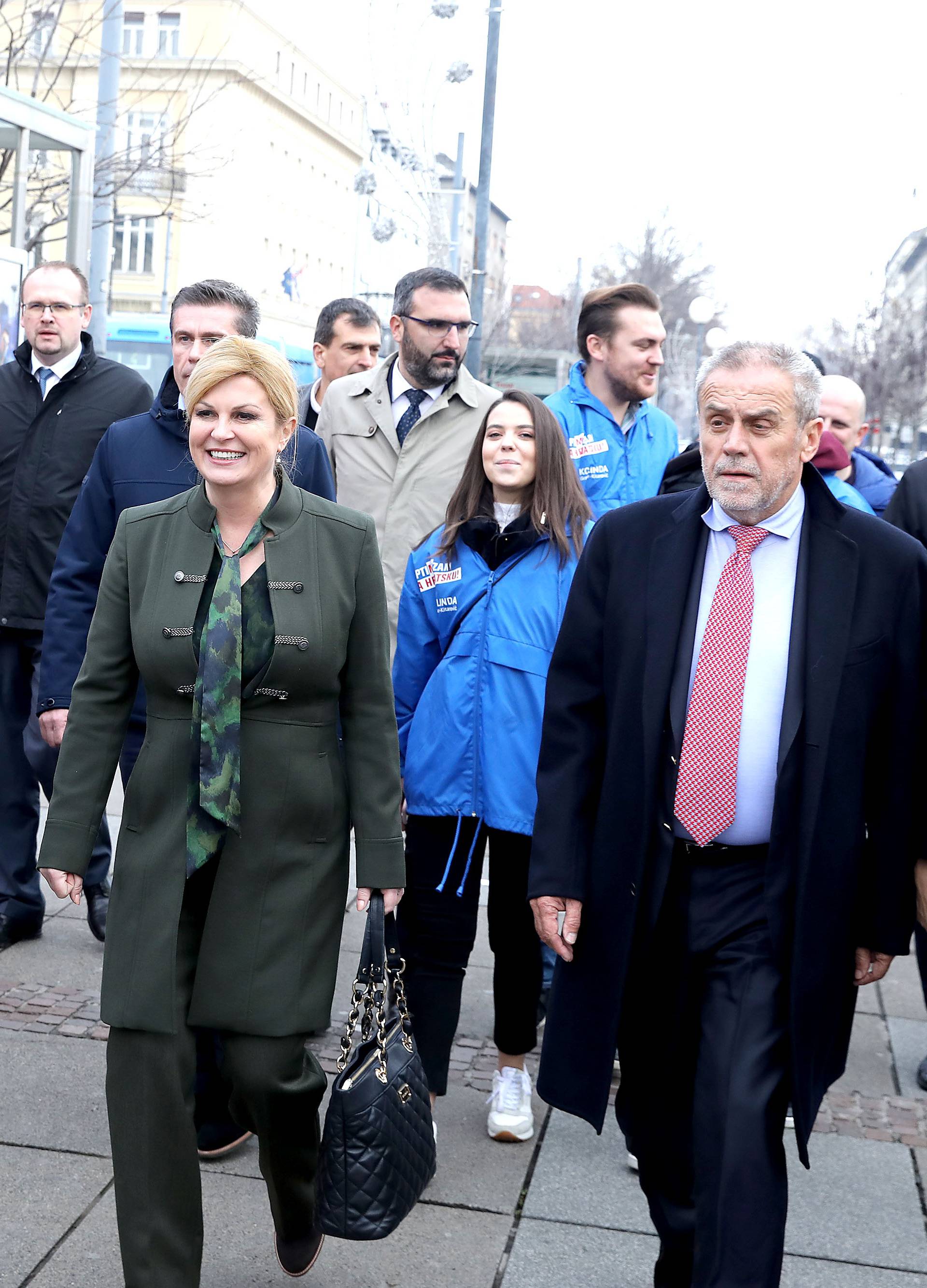 Zagreb: Kolinda Grabar Kitarović družila se s građanima na Trgu Ante Starčevića