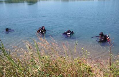 Ronioci specijalne policije u jezeru našli tijelo utopljenice
