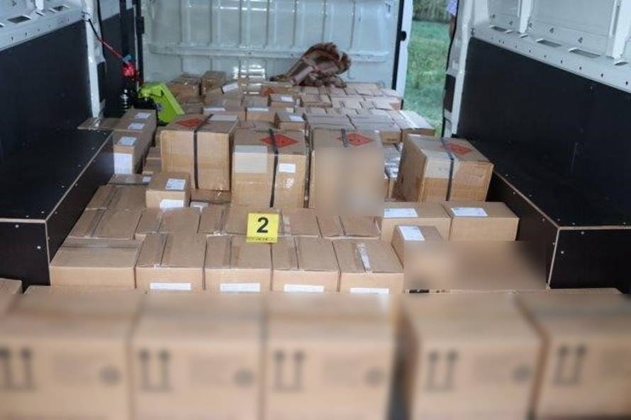 U Zagorju kao da su se spremali za rat! Uhitili troje, pogledajte kakvo su im oružje zaplijenili