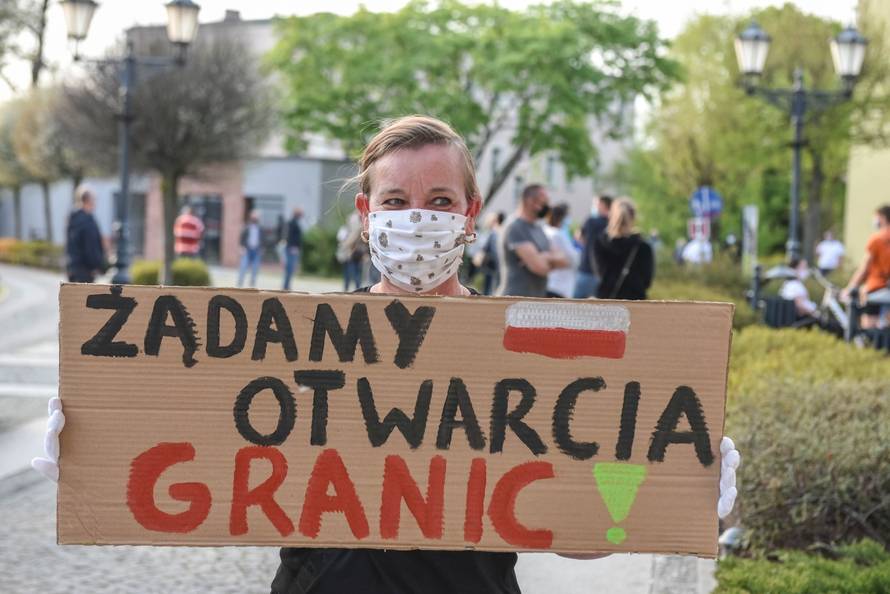 Cross-border workers stage protest at Polish-German border in Gubin