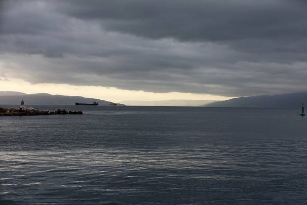 Rijeka: Tamno nebo nad Kvarnerom