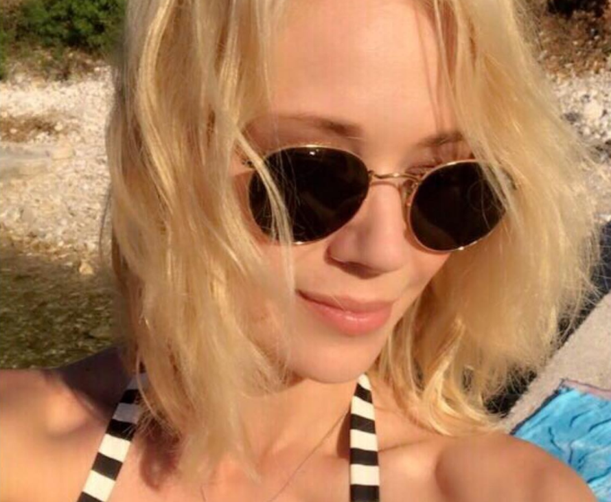 Dok Hauser svira po Americi, Jelena Rozga pokazuje guzu