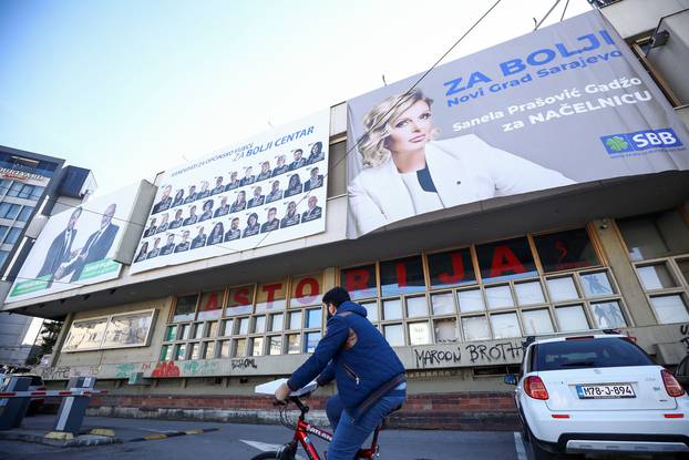 Sarajevo: Predizborni plakati za lokalne izbore u Bosni i Hercegovini
