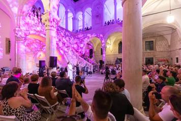 Prvi dubrova&ccaron;ki opro&scaron;tajni koncert Tereze Kesovije