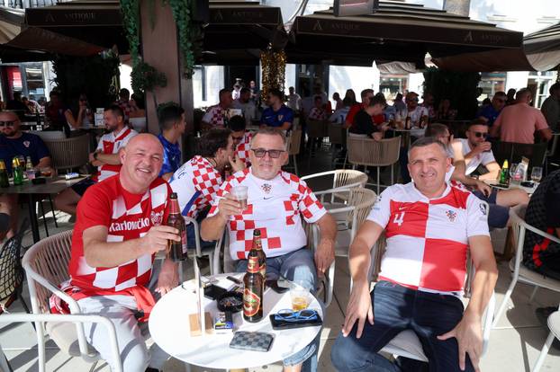 Split: Navijači hrvatske reprezetacije na Rivi