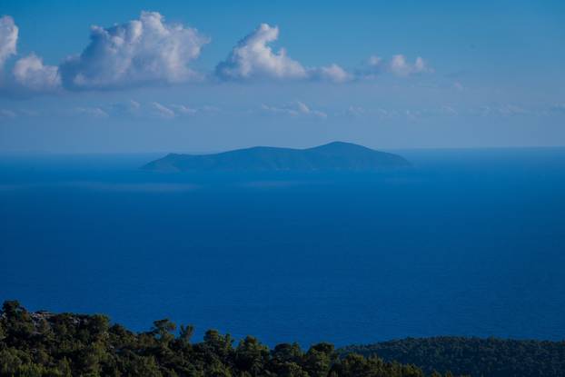 Vela Luka: Pogled na Vela luku sa okolnim brdima