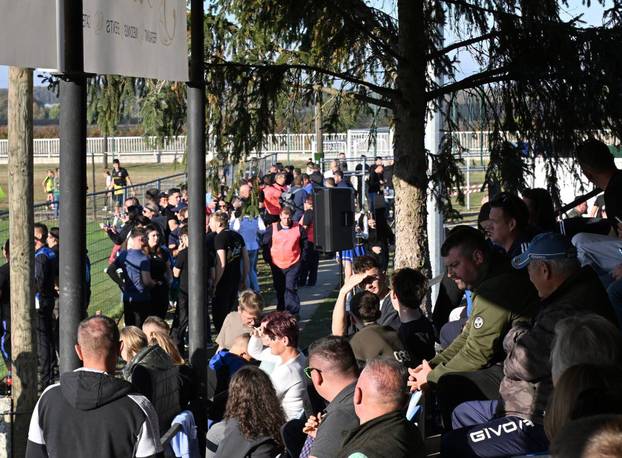 FOTO Dinamo zaplavio Dubravu i uveličao stoljeće nogometa u tom kraju. Pogledajte galeriju