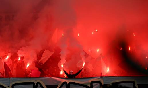Užasan incident u Grčkoj! Sukob ultrasa AEK-a i Olympiacosa je završio kobno. Izboden mladić