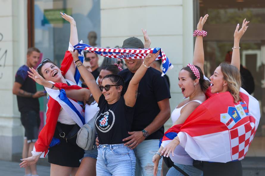 Zagreb: Obožavatelji se okupljaju u gradu uoči Thompsonovg koncerta