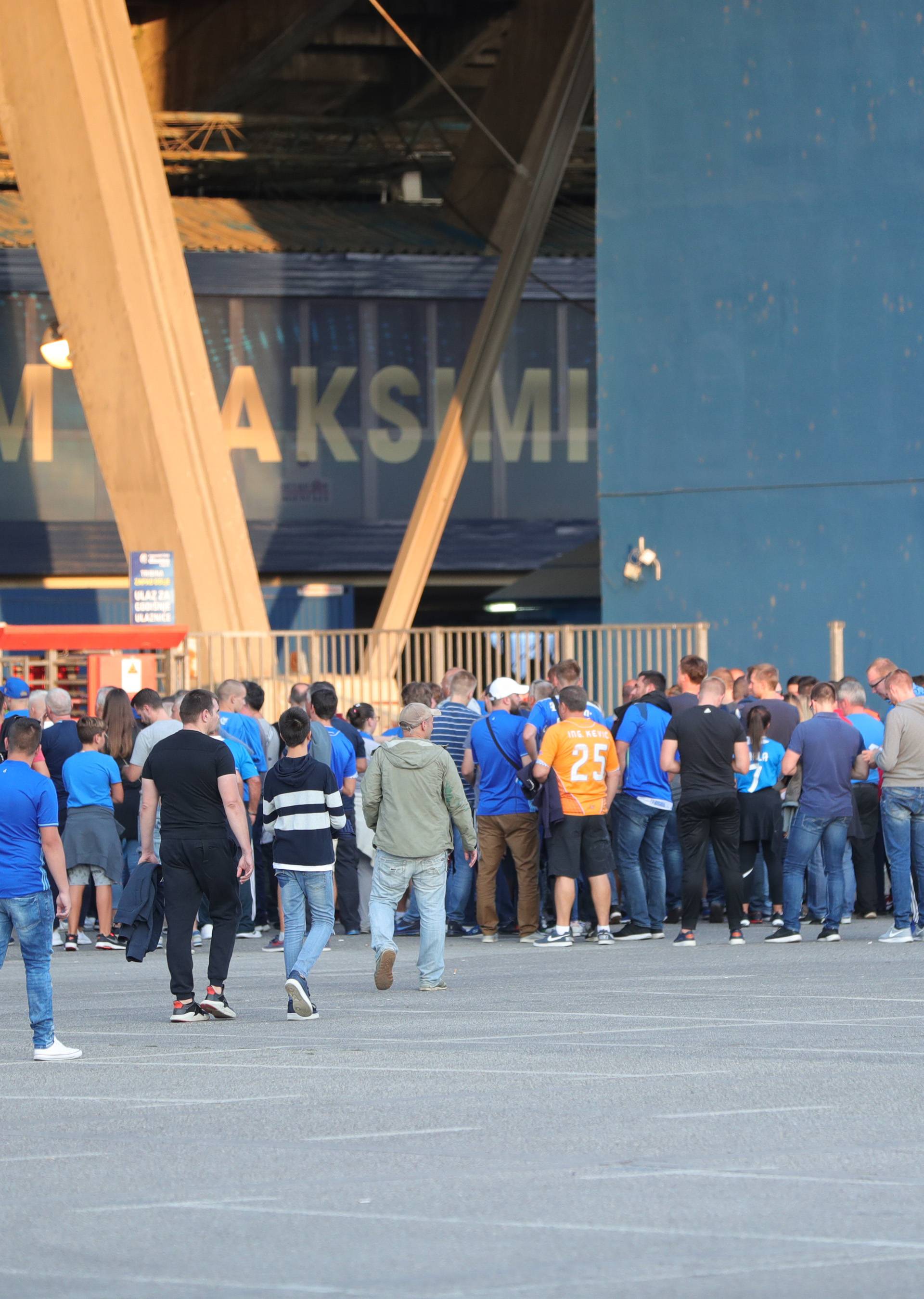 Navijači obojali ulice u plavo: Ovo je onaj naš stari Dinamo!