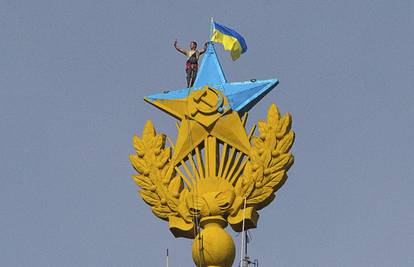 Na vrhu nebodera u Moskvi osvanula ukrajinska zastava