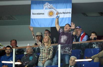 Maradona najprije u suzama za Castrom pa u deliriju u Areni...