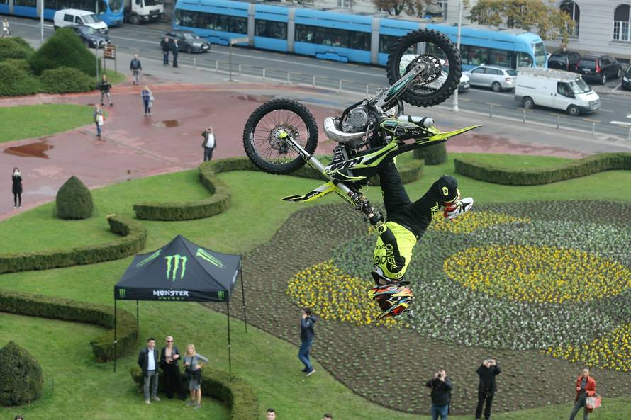 Masters of Dirt: Letjeli su na motociklima u centru Zagreba