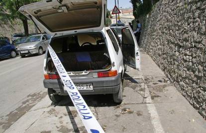 Zadar: Auto mu se zapalio na parkiralištu ispred škole