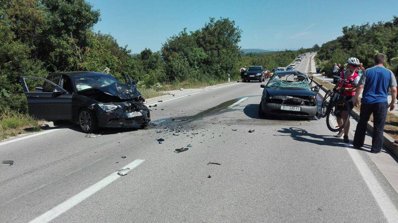 Teška nesreća na Krku: Sudar dva auta, ozlijeđene su tri žene