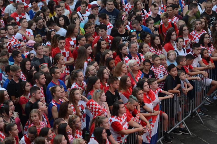 Pula: Ni kiÅ¡a nije omela gledanje polufinalne utakmice izmeÄu Hrvatske i Engleske