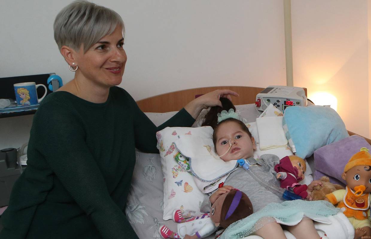 Mama curice na respiratoru: 'I moja kći hitno treba Spinrazu'