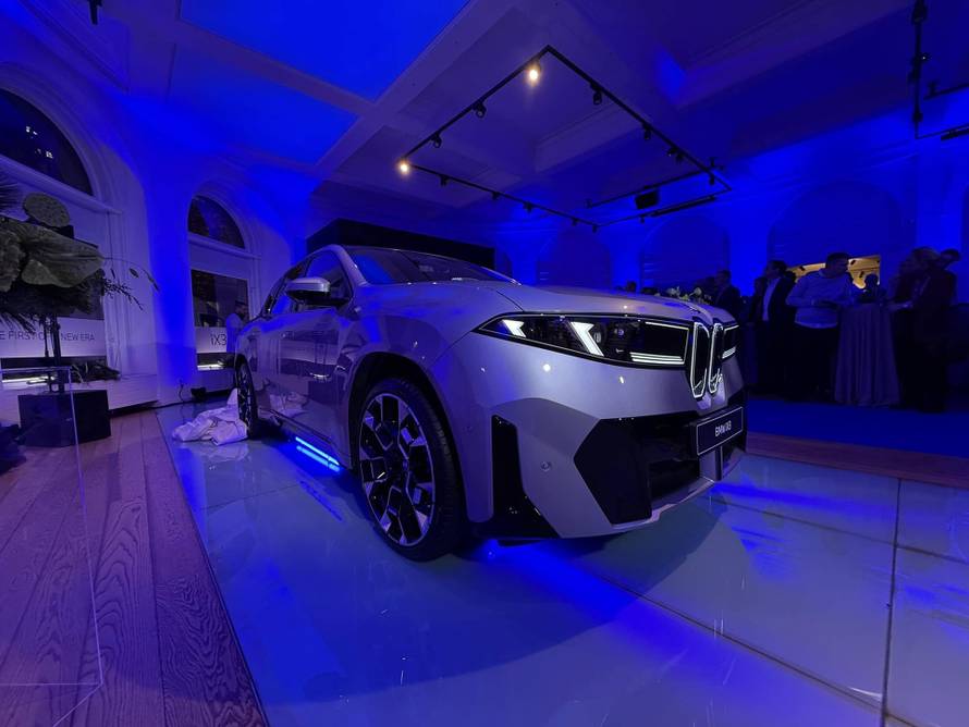 Novi BMW iX3 oduševio Top Gear: “Nema očitih mana, kvantni skok za električne aute”