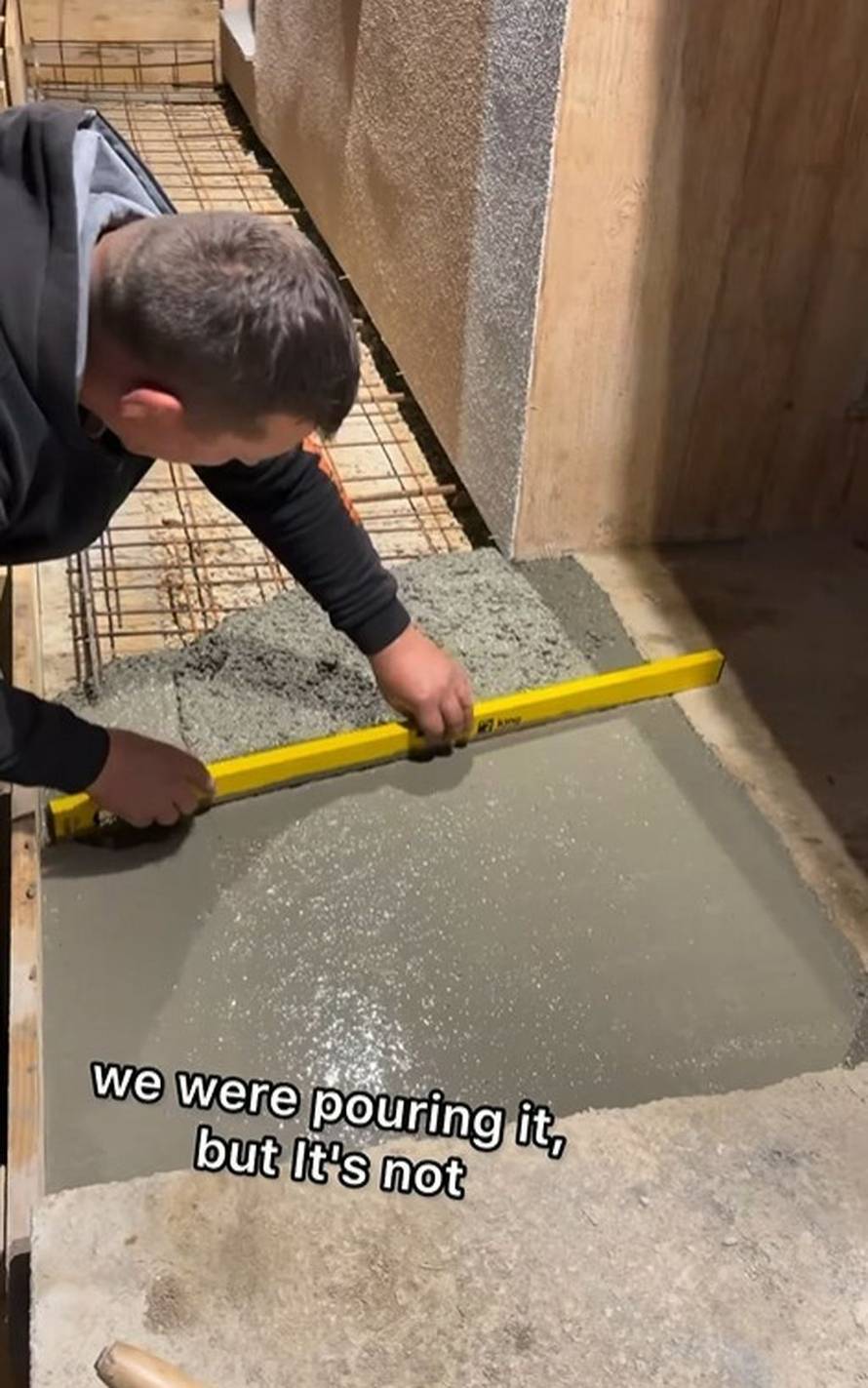 Koje iznenađenje! Amerikancu koji uređuje kuću u Hrvatskoj traktorom je stigla dostava