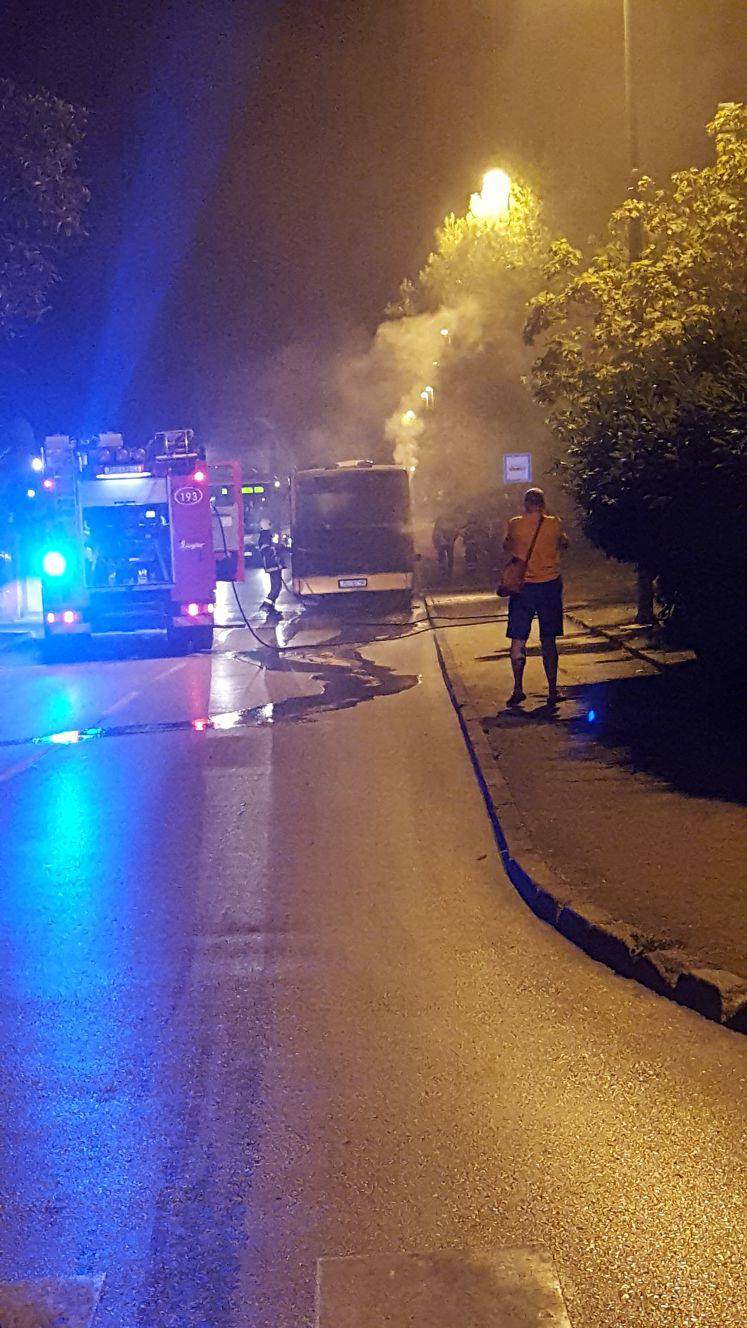 Zapalio se gradski autobus u Puli, srećom nema ozlijeđenih