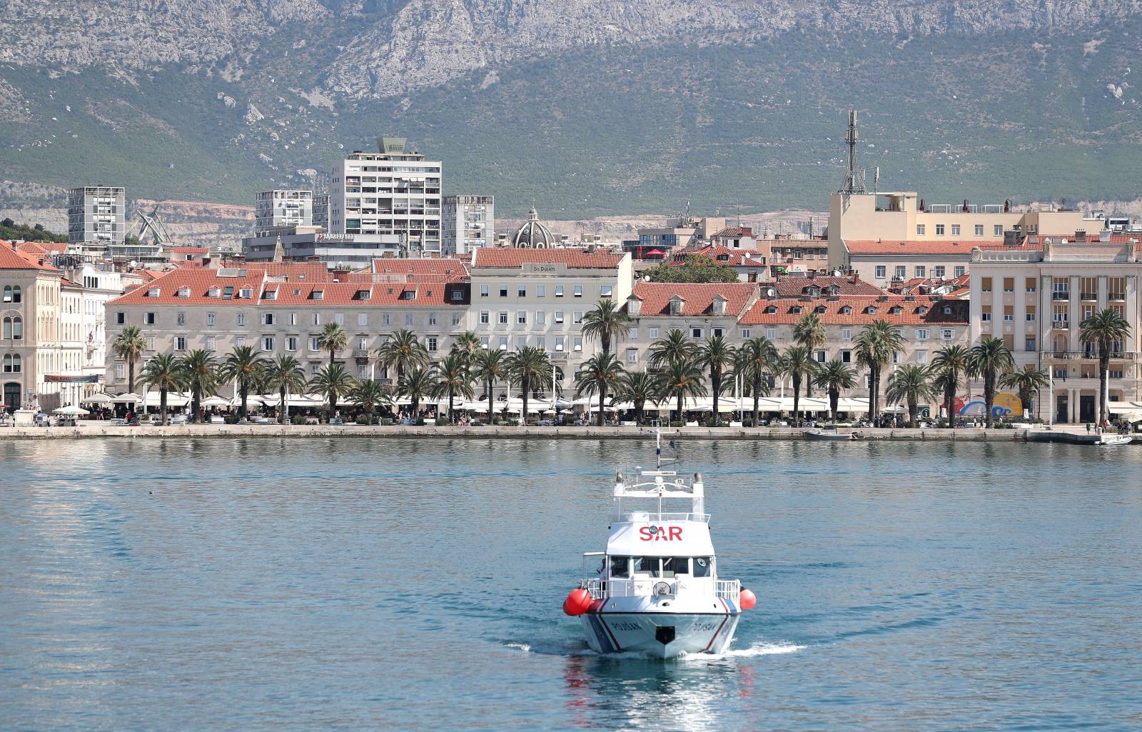 Split: Pogled na grad s trajekta koji vozi na relaciji Split - Vela Luka