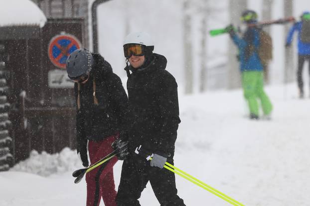Zagreb: Započela skijaška sezona na Sljemenu 