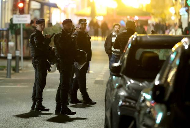 FOTO Policija morala reagirati na Danima srpske kulture u Zagrebu! Stigli maskirani tipovi