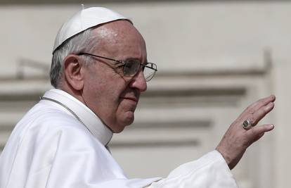 Papa: Politika misli na banke, a ne na one koji umiru od gladi