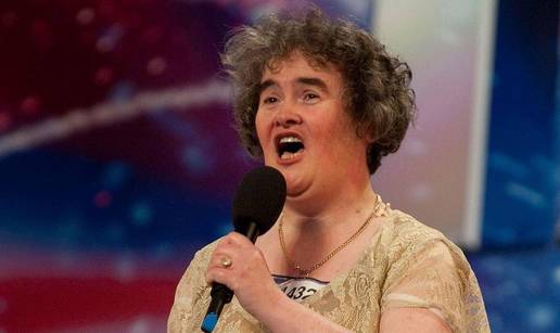 FOTO Sje&cacute;ate se Susan Boyle? Glazbena senzacija objavila je nove fotke, neprepoznatljiva je