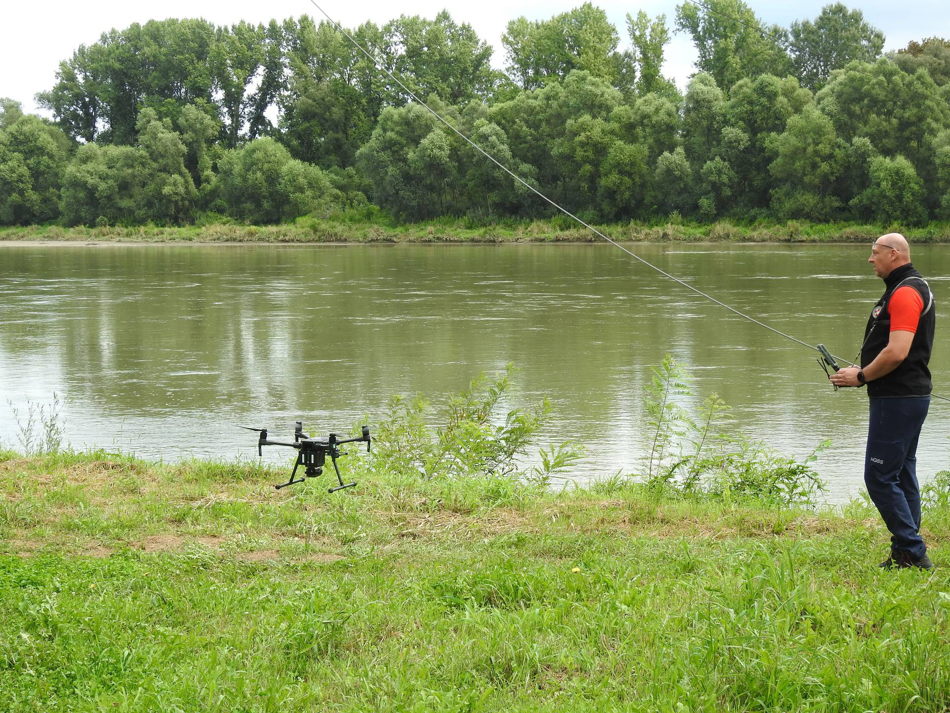 Obitelj ne gubi nadu: Muškarca nestalog u Dravi traže i dronom