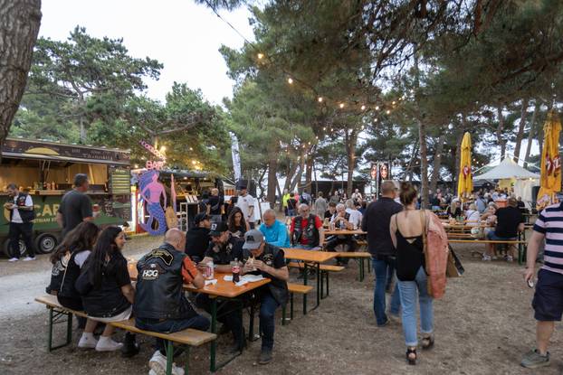 Medulin: Prvi dan H.O.G. Rallyja, susreta zaljubljenika u Harley Davidson iz svih zemalja