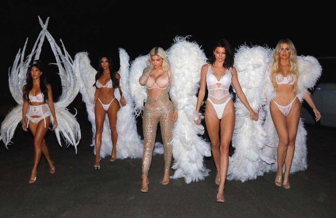 Parada golotinje: Kardashianke prošetale kao Viktorijini anđeli