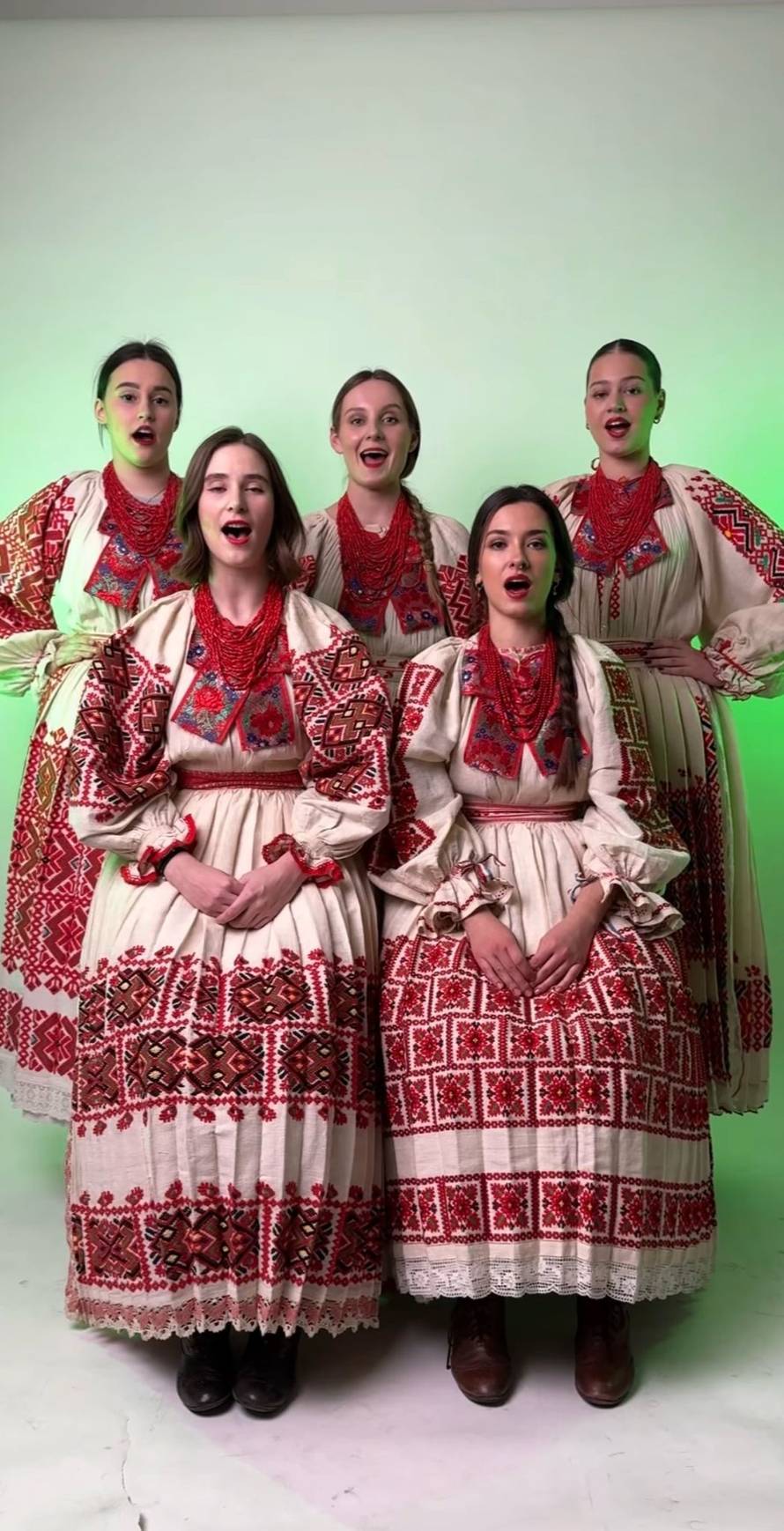 Lelek za 24sata: 'Pjesma govori o gubitku i boli. Etno i engleski? Htjeli smo da poruka odjekne...'