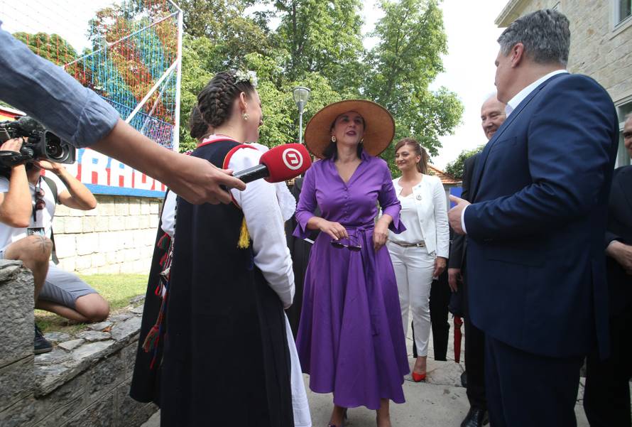 Sinj: Dolazak uzvanika na Vojvodov prijem u Alkarskim dvorima