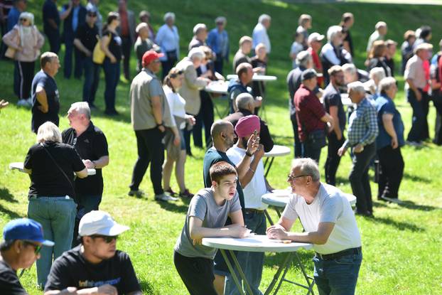 Čakovec: Građani čekali u redu za porciju graha 
