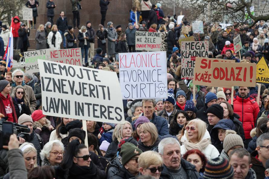 Zagreb: Prosvjed protiv kompleksa industrijskih megafarmi i klaonica peradi u Sisačko-moslavačkoj županiji