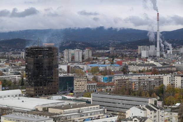 Zagreb: Pogled na izgoreni Vjesnikov neboder 