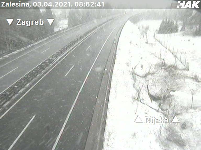 Vozači oprez, snijeg pada u Lici i Gorskom kotaru, a bit će i kiše