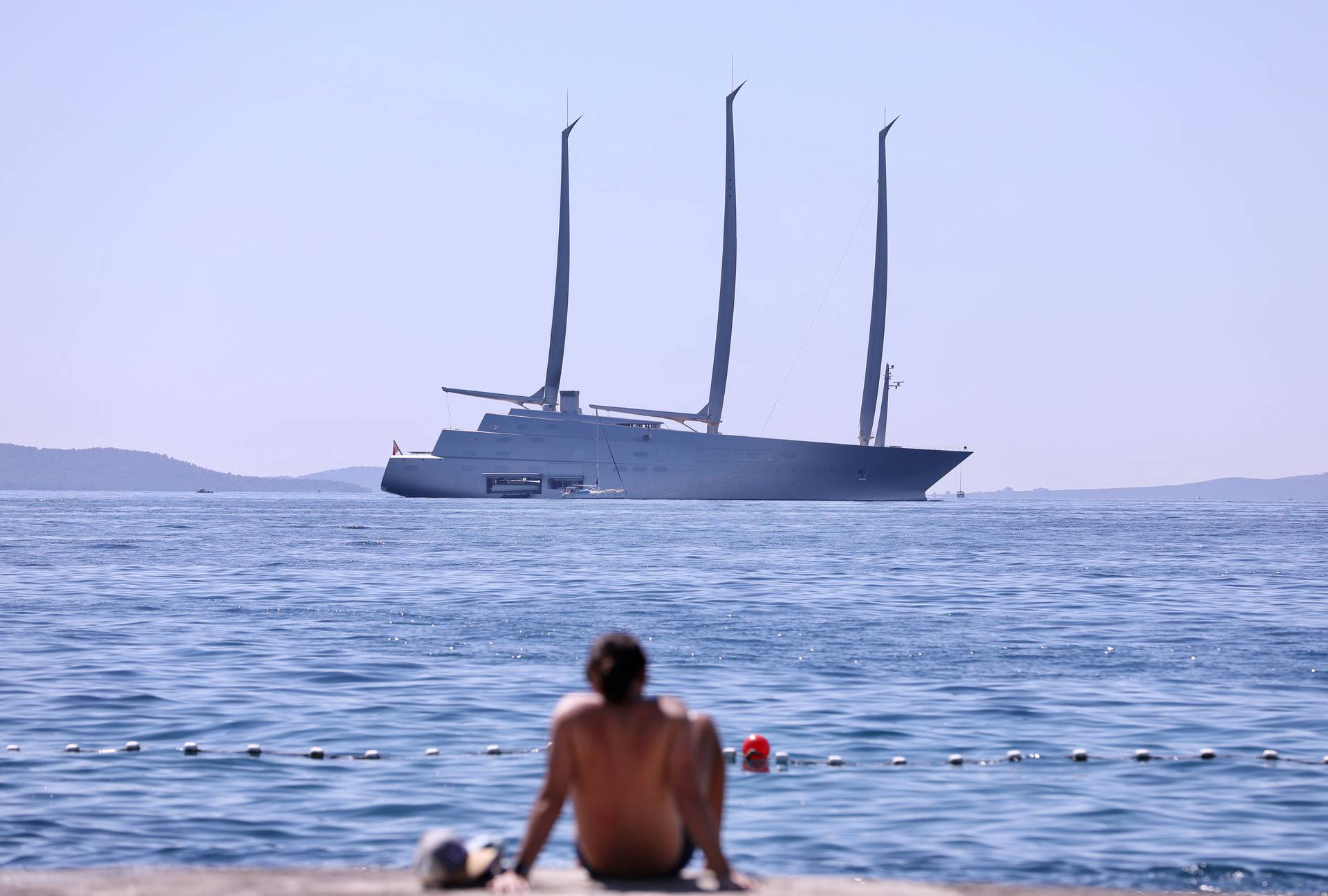 Sailing Yacht A usidrena pred splitskom lukom