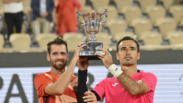 Ivan Dodig i Austin Krajicek pobijedili su u finalu teniskih parova French Opena