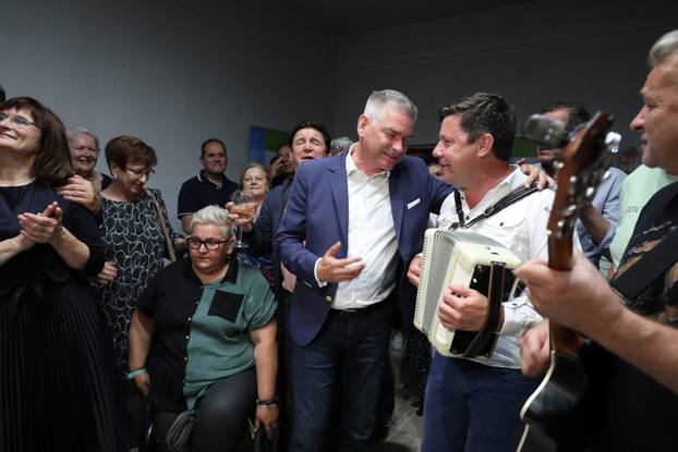 Pula: Doček izbornih rezultata u stožeru Borisa Miletića