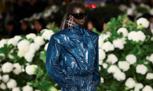 FOTO Ako je suditi po Pariškom tjednu mode, iduće godine ćemo oblačiti i 'vreće' za smeće